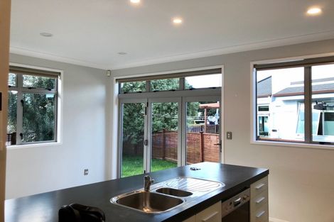 Photo of property in 11m Clearwater Cove, West Harbour, Auckland, 0618