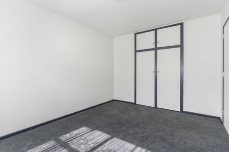 Photo of property in 2/42 Mathesons Road, Phillipstown, Christchurch, 8011