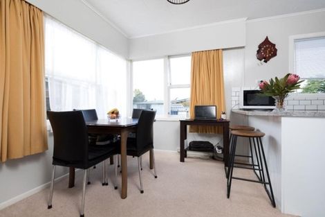 Photo of property in 11 Julian Place, Westown, New Plymouth, 4310