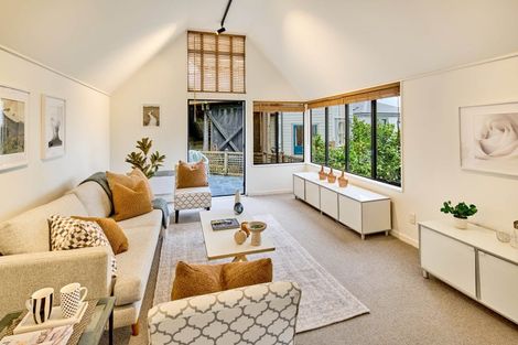 Photo of property in 28 Hay Street, Oriental Bay, Wellington, 6011