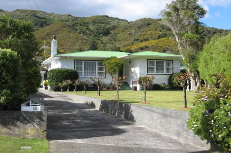 Photo of property in 85 Peel Place, Wainuiomata, Lower Hutt, 5014