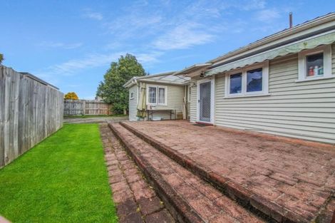 Photo of property in 16 Oxford Street, Fairfield, Hamilton, 3214