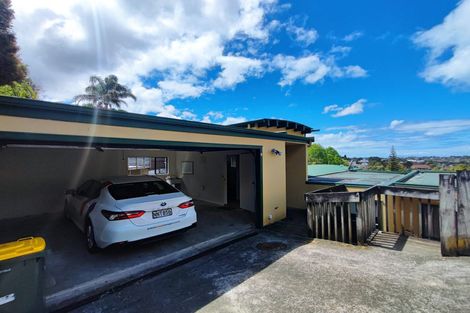 Photo of property in 631a Glenfield Road, Totara Vale, Auckland, 0629