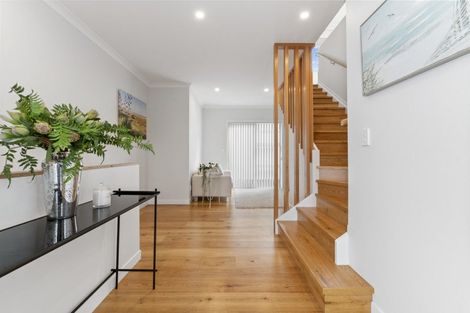 Photo of property in 2/2 Milton Road, Northcote Point, Auckland, 0627