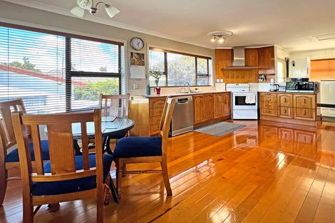 Photo of property in 2 Lincoln Road, Manurewa East, Auckland, 2102
