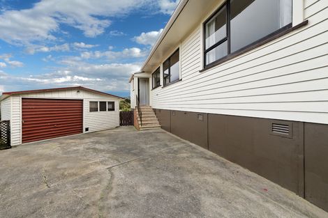 Photo of property in 55 La Rosa Street, Green Bay, Auckland, 0604