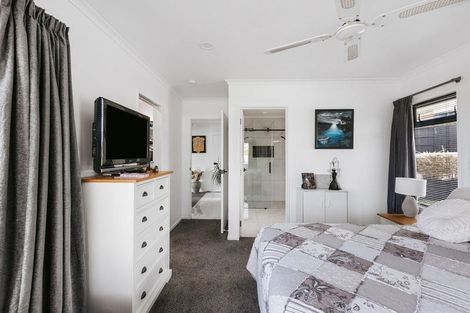 Photo of property in 36 Downing Place, Welcome Bay, Tauranga, 3112