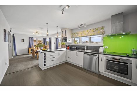 Photo of property in 108 Wainoni Road, Avondale, Christchurch, 8061