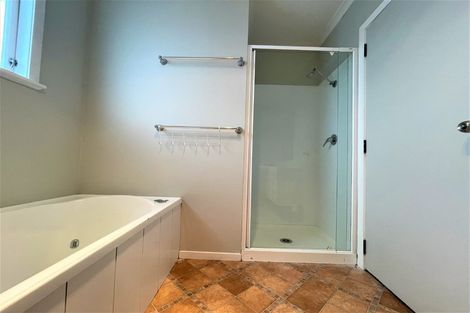 Photo of property in 1/70 Chartwell Avenue, Glenfield, Auckland, 0629