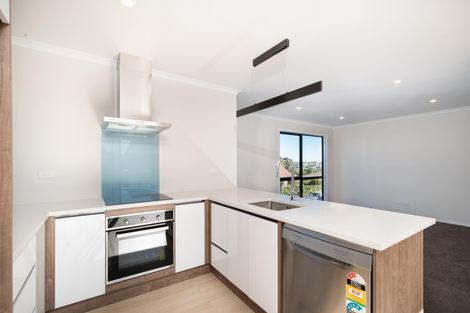 Photo of property in 1/65 College Road, Northcote, Auckland, 0627