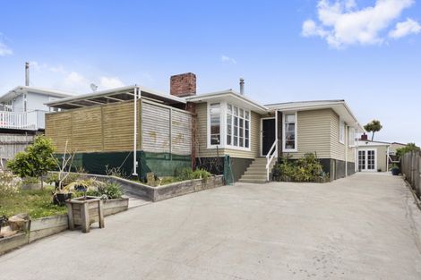 Photo of property in 12 Kereru Street, Henderson, Auckland, 0612