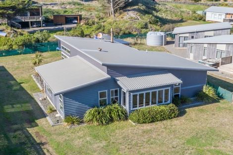 Photo of property in 42 Kent Avenue, Waitarere Beach, Levin, 5510