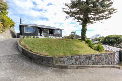 Photo of property in 65 Tarahua Road, Welbourn, New Plymouth, 4310