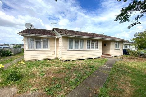 Photo of property in 17 Vickers Crescent, Mangere, Auckland, 2022