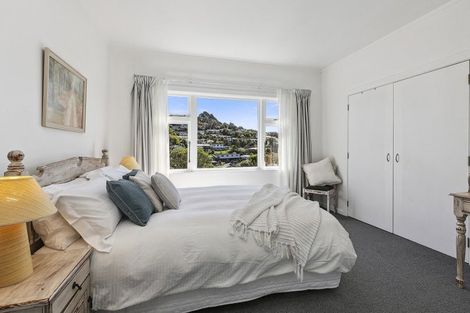 Photo of property in 15 Glanmire Road, Newlands, Wellington, 6037