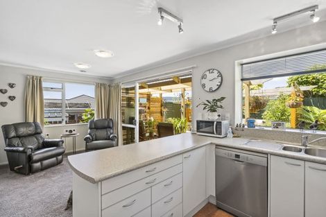 Photo of property in 63 The Drive, Tawa, Wellington, 5028