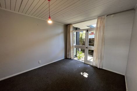 Photo of property in 5 Booralee Avenue, Botany Downs, Auckland, 2010