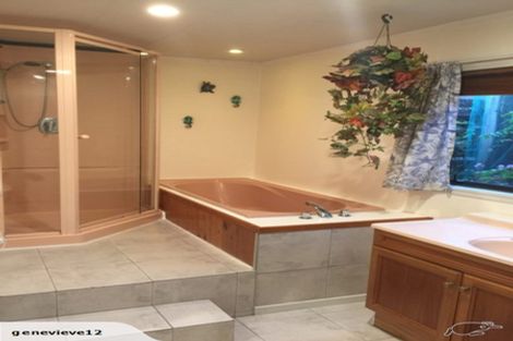 Photo of property in 1394 Whangaparaoa Road, Army Bay, Whangaparaoa, 0930