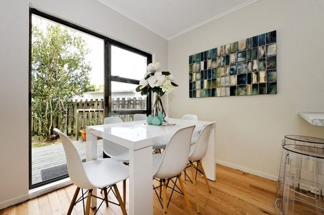 Photo of property in 25 Smythe Road, Henderson, Auckland, 0612