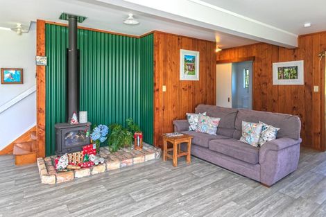 Photo of property in 33 Orua Lane, Hot Water Beach, Whitianga, 3591