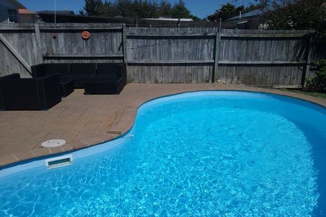 Photo of property in 742a East Coast Road, Pinehill, Auckland, 0630