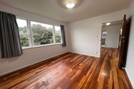 Photo of property in 147 Ruskin Road, Newlands, Wellington, 6037