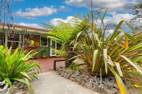Photo of property in 18 Steam Hauler Track, Waitakere, Henderson, 0782