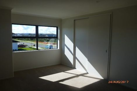 Photo of property in 32 Kaimanawa Road, Karaka, Papakura, 2113