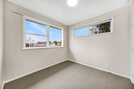 Photo of property in 19 Convair Crescent, Mangere, Auckland, 2022