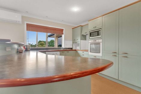 Photo of property in 82 Rototuna Road, Rototuna, Hamilton, 3210