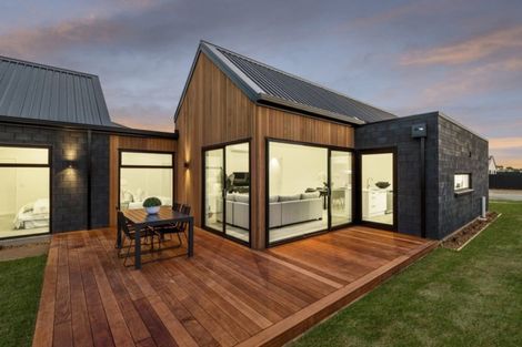 Photo of property in 17 Little Gem Road, Hornby, Christchurch, 8025