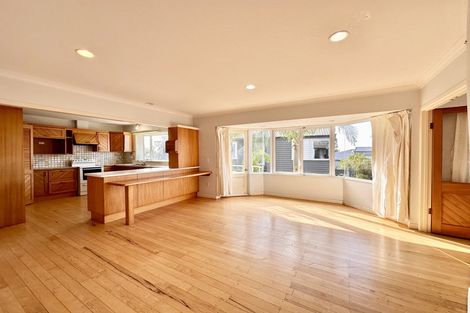 Photo of property in 13 Peter Terrace, Castor Bay, Auckland, 0620