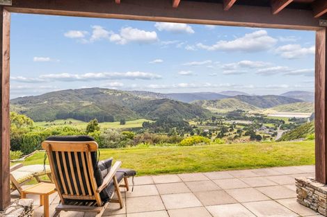 Photo of property in 58 Mt Marua Way, Timberlea, Upper Hutt, 5018