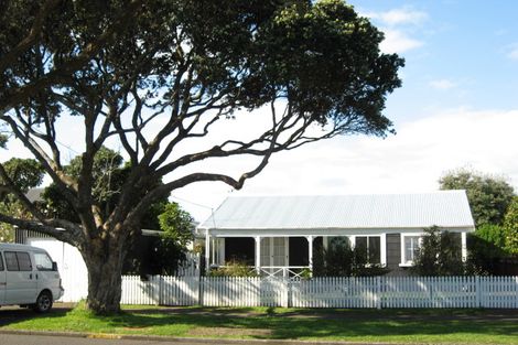 Photo of property in 23 Richmond Street, Fitzroy, New Plymouth, 4312