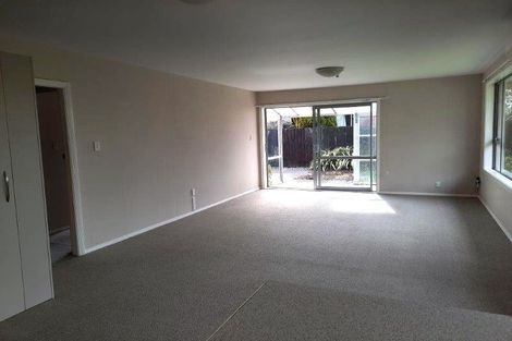 Photo of property in 2/38 Delaware Crescent, Russley, Christchurch, 8042