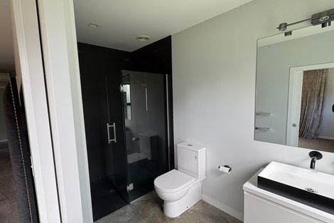 Photo of property in 5 Coutts Way, Fitzherbert, Palmerston North, 4410