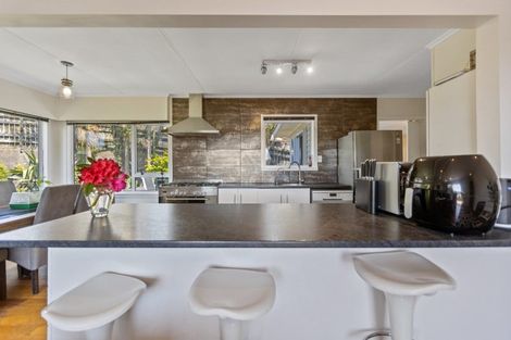 Photo of property in 7 Penrith Street, Westown, New Plymouth, 4310