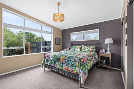 Photo of property in 19 Atherfold Crescent, Greenmeadows, Napier, 4112