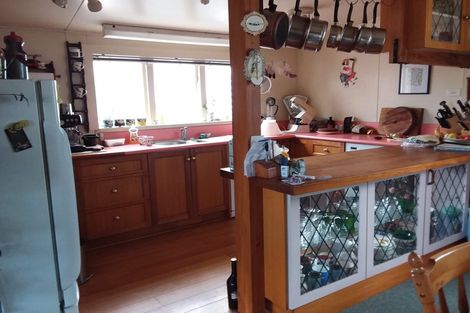 Photo of property in 104 Commercial Street, Takaka, 7110