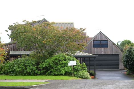 Photo of property in 810 Chapel Road, Shamrock Park, Auckland, 2016