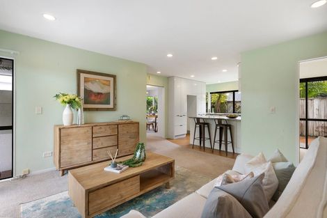 Photo of property in 15 Perendale Close, Somerville, Auckland, 2014