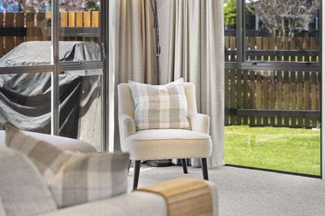 Photo of property in 279 Shakespeare Street, Leamington, Cambridge, 3432