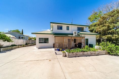 Photo of property in 10 Abbotsford Road, Waipawa, 4210