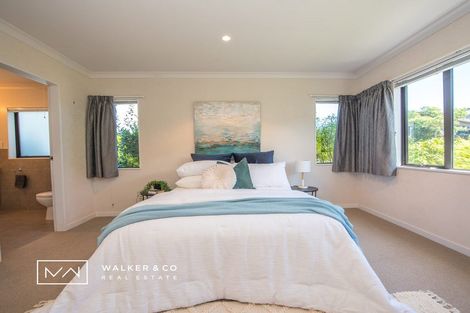 Photo of property in 14 Cosgrove Rise, Riverstone Terraces, Upper Hutt, 5018