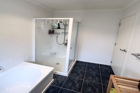 Photo of property in 3 Sunvista Avenue, Oteha, Auckland, 0632