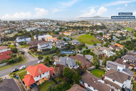 Photo of property in 52 Rising Parade, Fairview Heights, Auckland, 0632