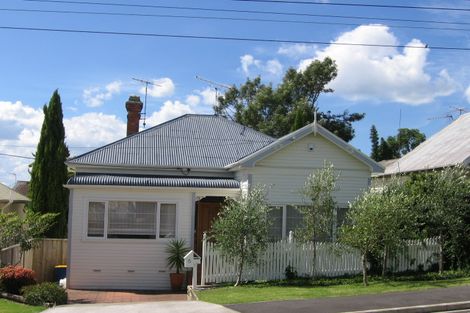 Photo of property in 6 Rutland Road, Stanley Point, Auckland, 0624