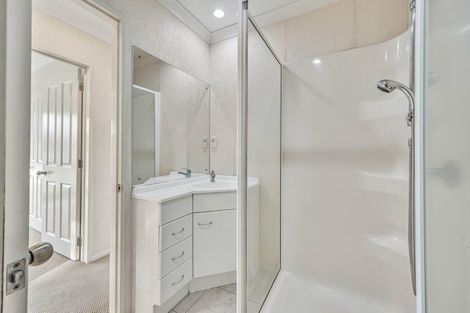 Photo of property in 52 Mirrabooka Avenue, Botany Downs, Auckland, 2010