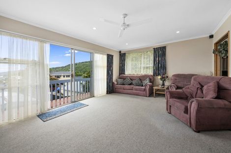 Photo of property in 19 Haylock Grove, Totara Park, Upper Hutt, 5018