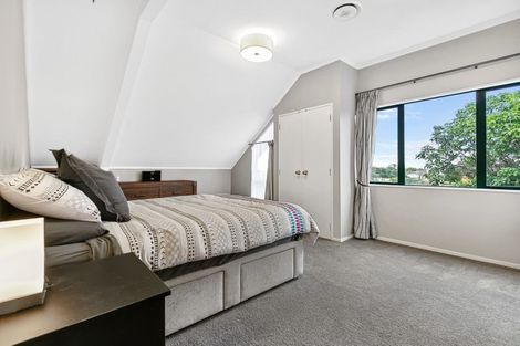 Photo of property in 2/9 Park Hill Road, Birkenhead, Auckland, 0626